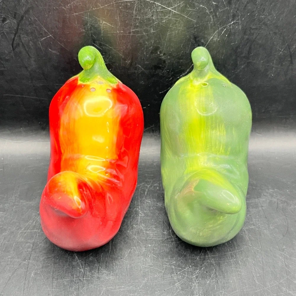 Salt Pepper Shakers Vtg Jalapeno Red Green Pepper Set 4.5